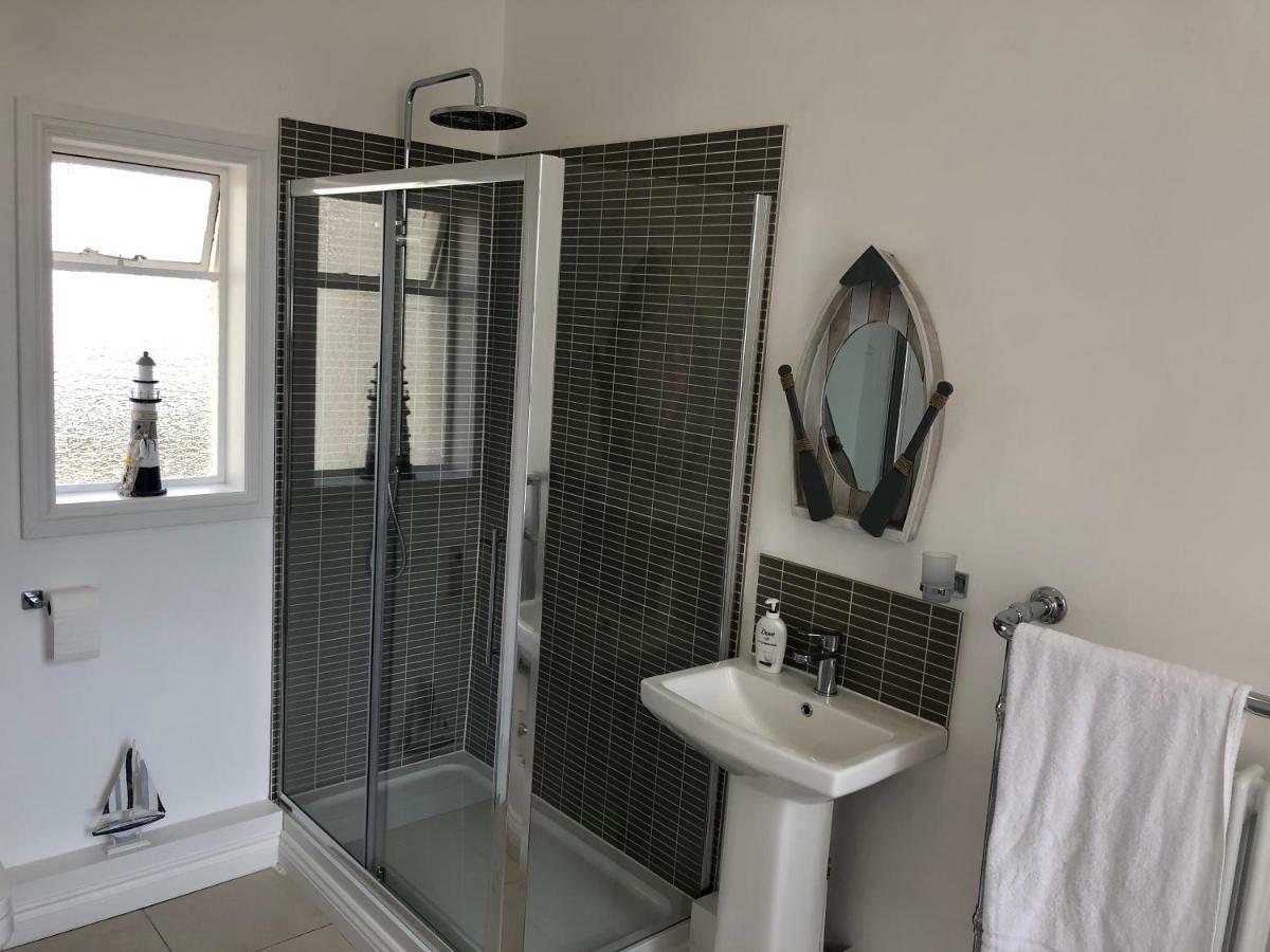 Wight On The Beach, Sleeps 4, Free Off Road Parking, Balcony With Sea Views Ryde  Zewnętrze zdjęcie