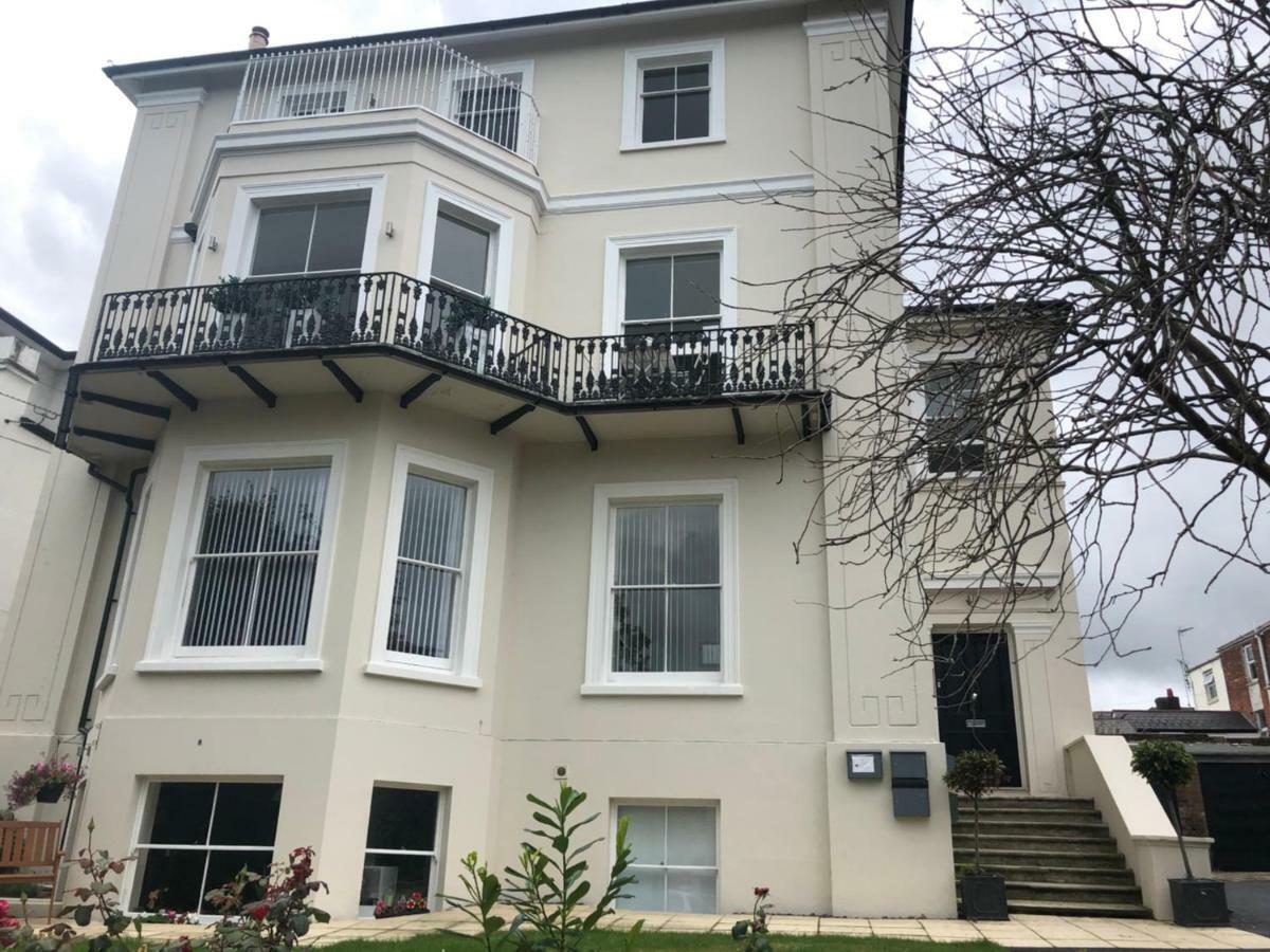 Wight On The Beach, Sleeps 4, Free Off Road Parking, Balcony With Sea Views Ryde  Zewnętrze zdjęcie