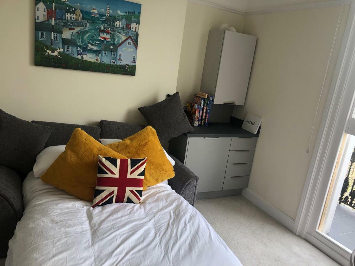 Wight On The Beach, Sleeps 4, Free Off Road Parking, Balcony With Sea Views Ryde  Zewnętrze zdjęcie