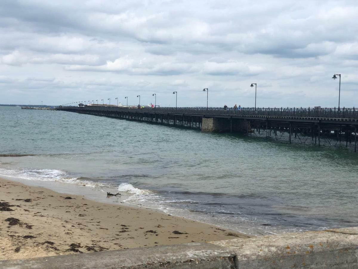 Wight On The Beach, Sleeps 4, Free Off Road Parking, Balcony With Sea Views Ryde  Zewnętrze zdjęcie