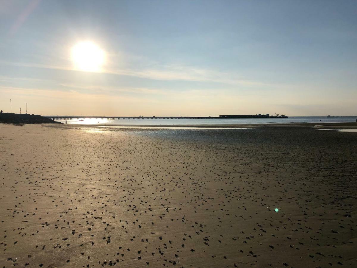 Wight On The Beach, Sleeps 4, Free Off Road Parking, Balcony With Sea Views Ryde  Zewnętrze zdjęcie